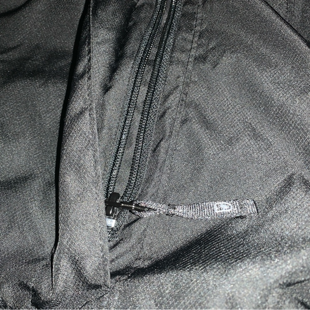 CS Black Jacket L Hooded Performance Wear Lightweight Packable Pockets Zip EUC - Picture 4 of 9